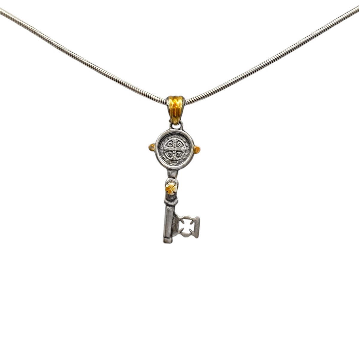 Dije llave San Benito - Plata y oro- Sin piedra- CP5061 - sinpiedra 