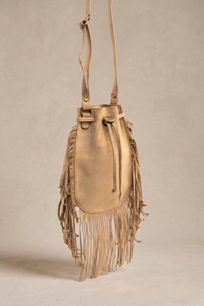 Cartera Flecos Gamuza Vegana Camel