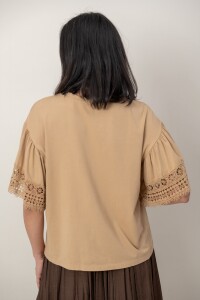 REMERA DHARA Camel