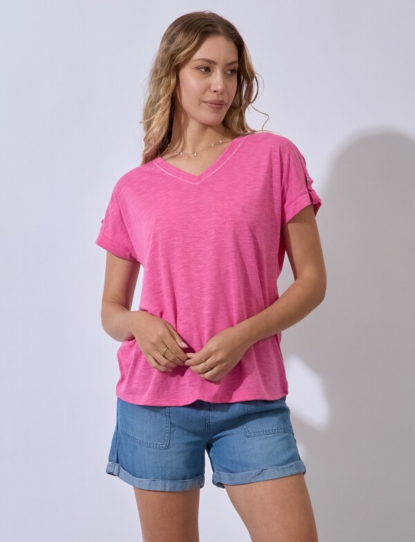 Remera Escote V FUCSIA