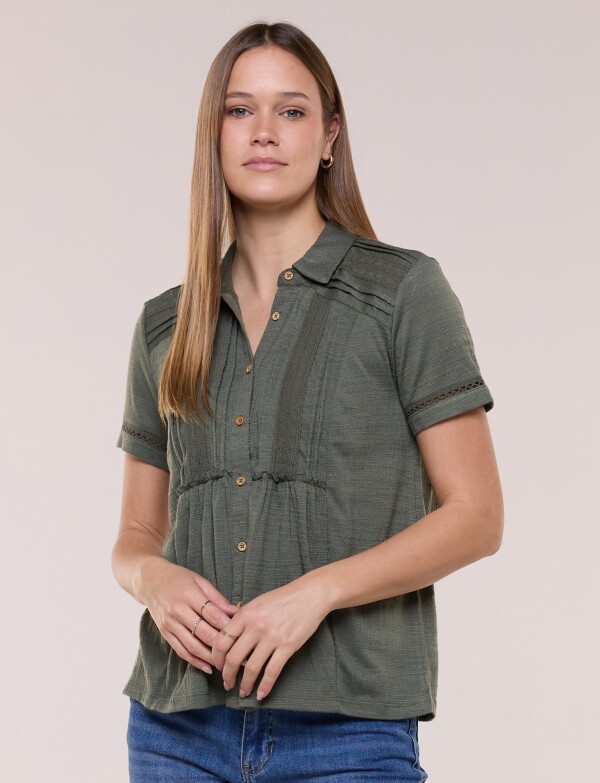 Camisa Con Alforzas Y Puntilla OLIVA