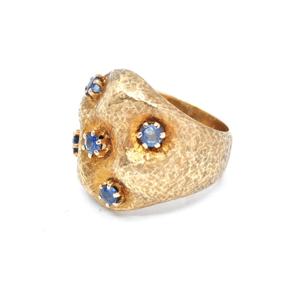 Anillo en oro 18k y zafiros. Anillo en oro 18k y zafiros.