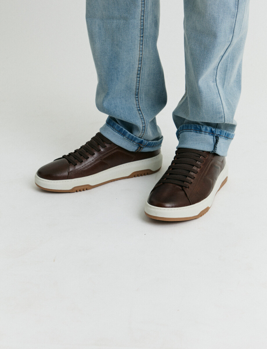 070046 CALZADO FREEWAY SOUL 01 Marron Oscuro