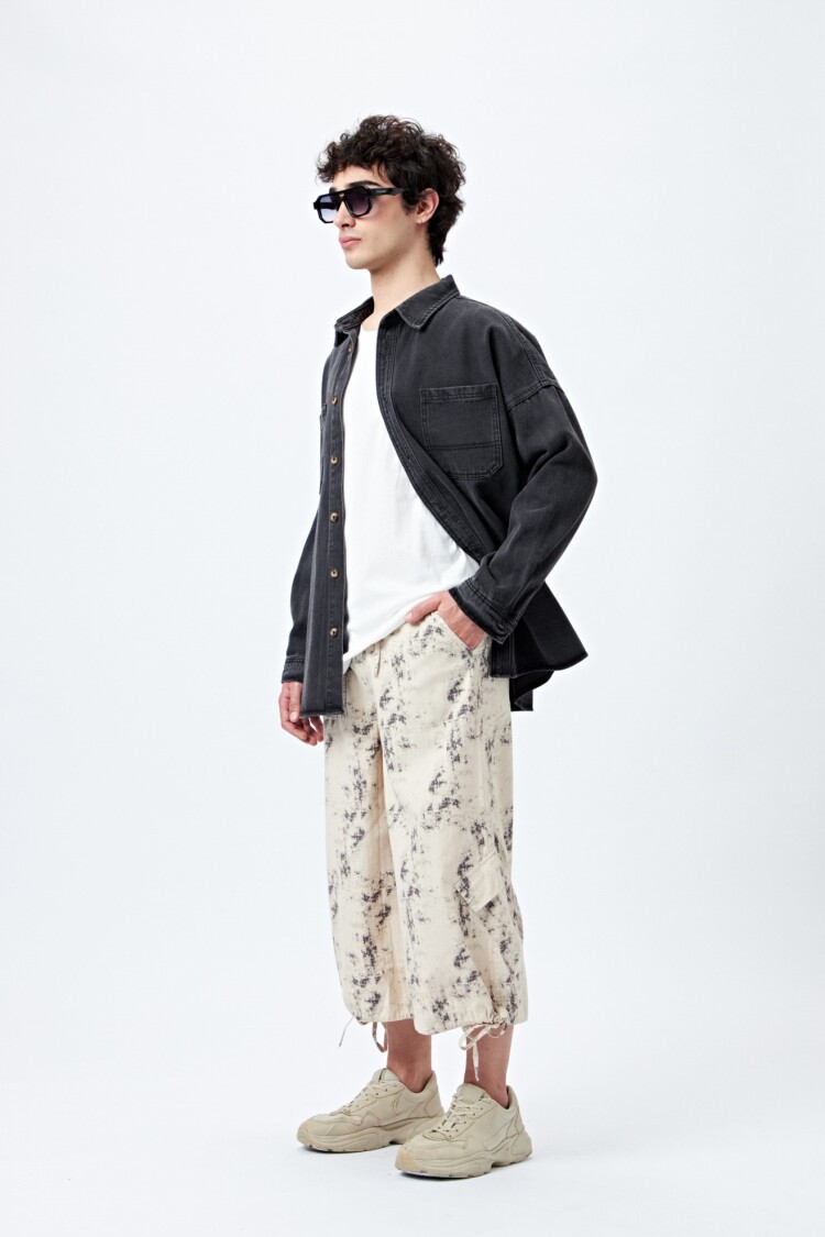 BERMUDA SKATER PRINT Gris Claro
