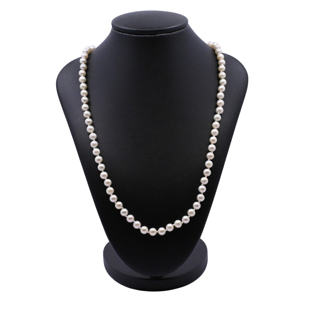 Collar de perlas de cultivo y broche oro 18 k blanco con brillantes. Collar de perlas de cultivo y broche oro 18 k blanco con brillantes.