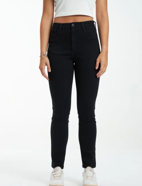 Jean Perla Black W24