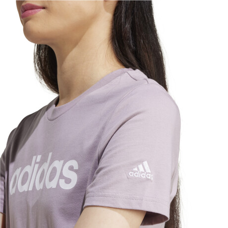 REMERA adidas LOUNGEWEAR ESSENTIALS LOGO AJUSTADA Lavander