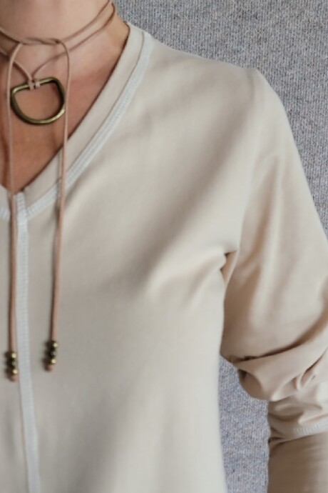 Remera Julia Beige