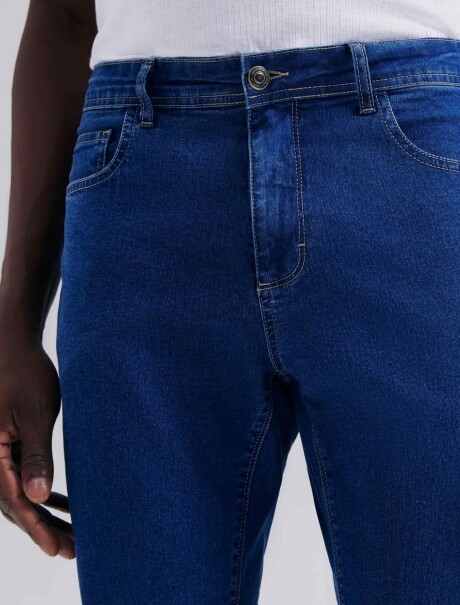 PANTALÓN DE JEAN BÁSICO SLIM CON ELASTANO AZUL