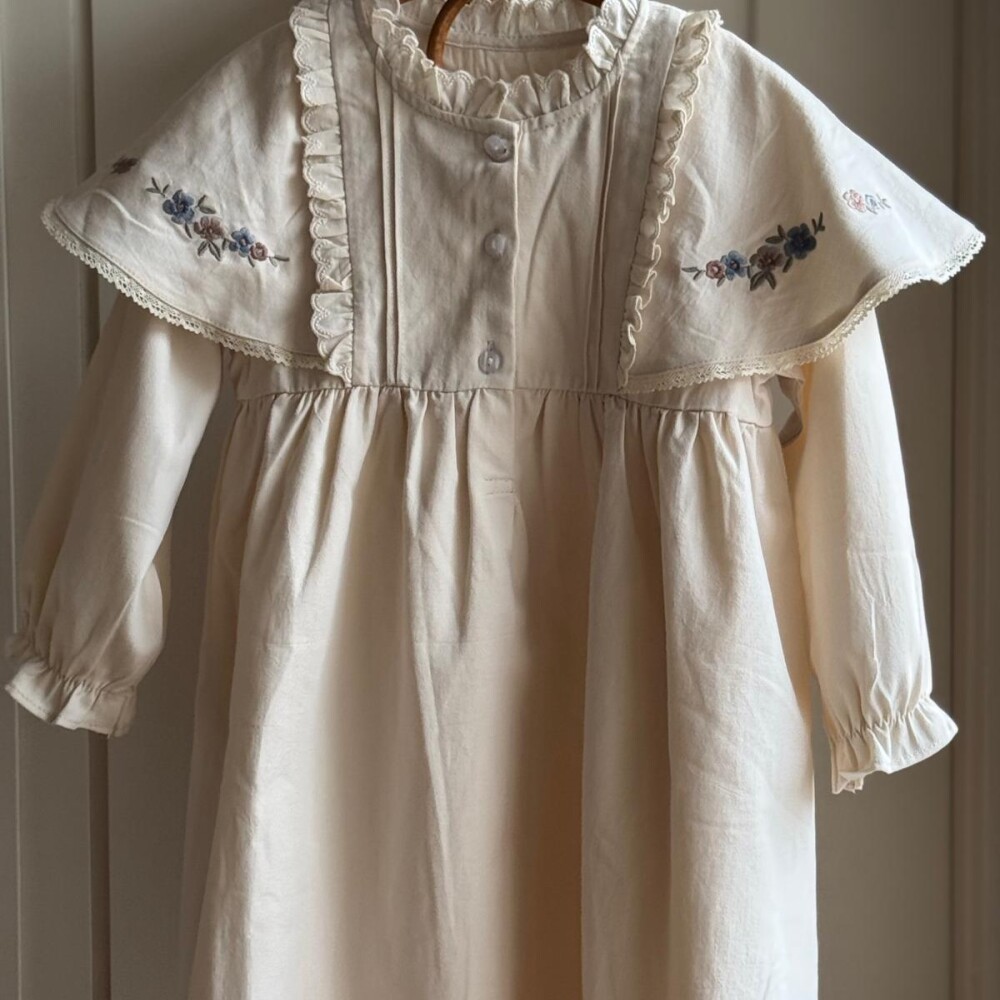 Vestido con Capita Adeline Vestido con Capita Adeline
