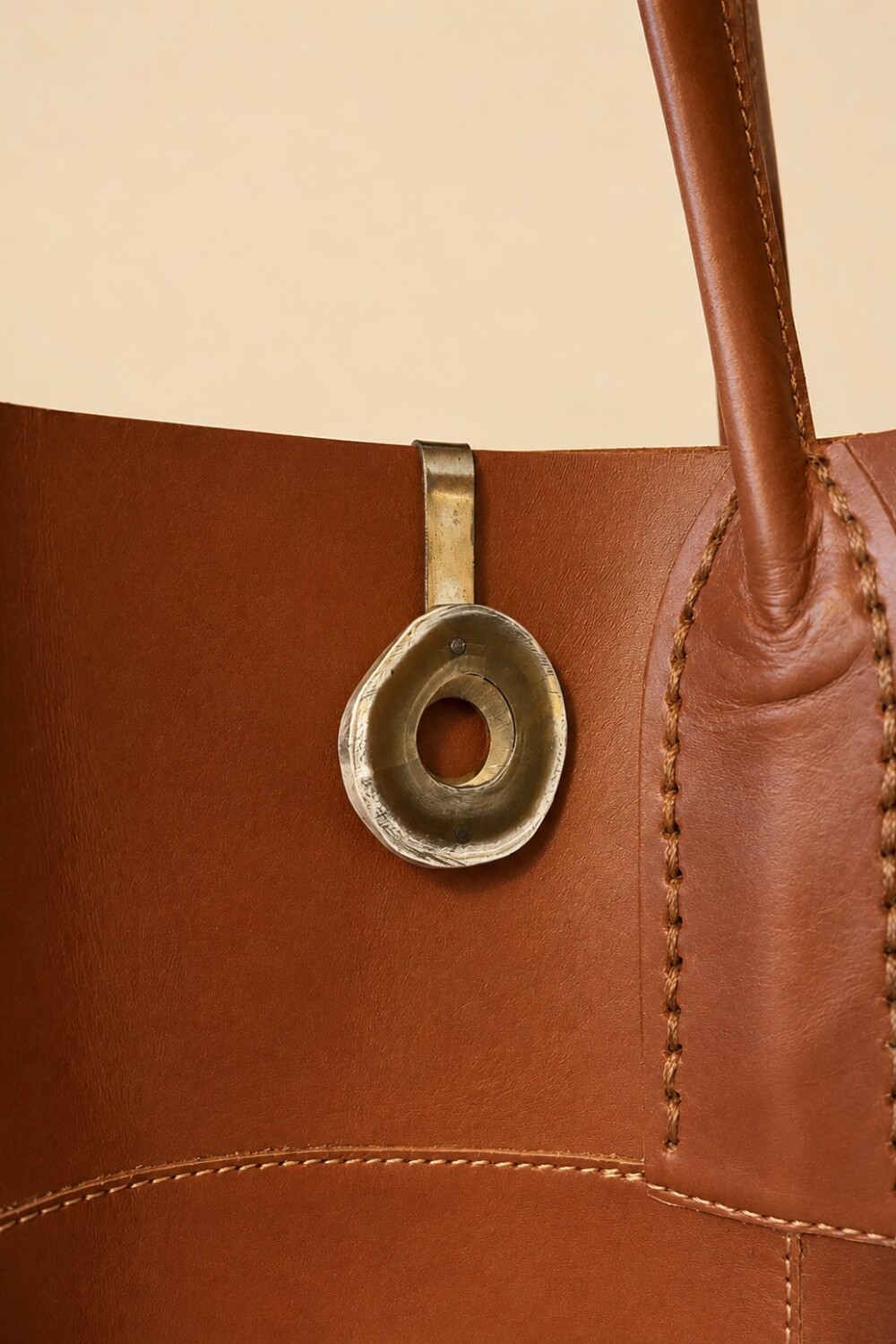 Handbag Key Chain Round Guampa Clara