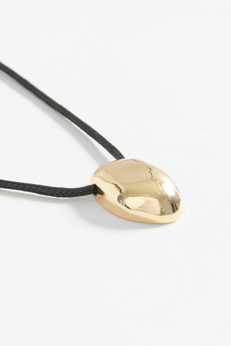 Collar cordón dije ovalado dorado