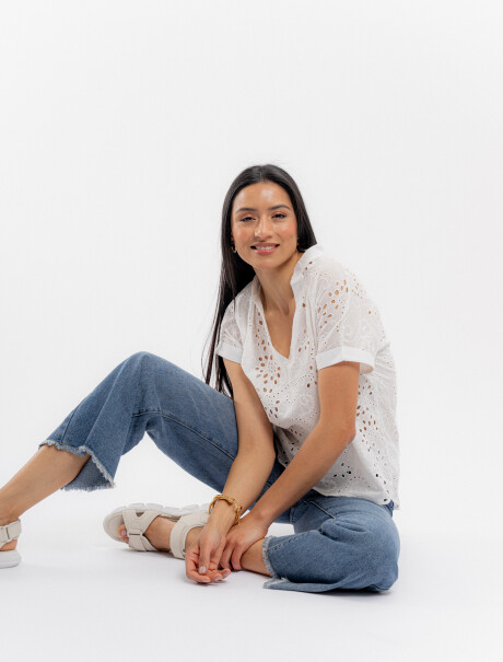 Jean pierna ancha lavado medio