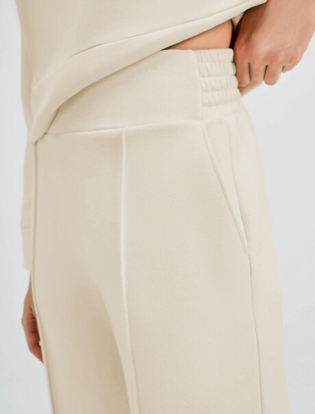 PANTALÓN BÁSICO CON BOLSILLO BEIGE