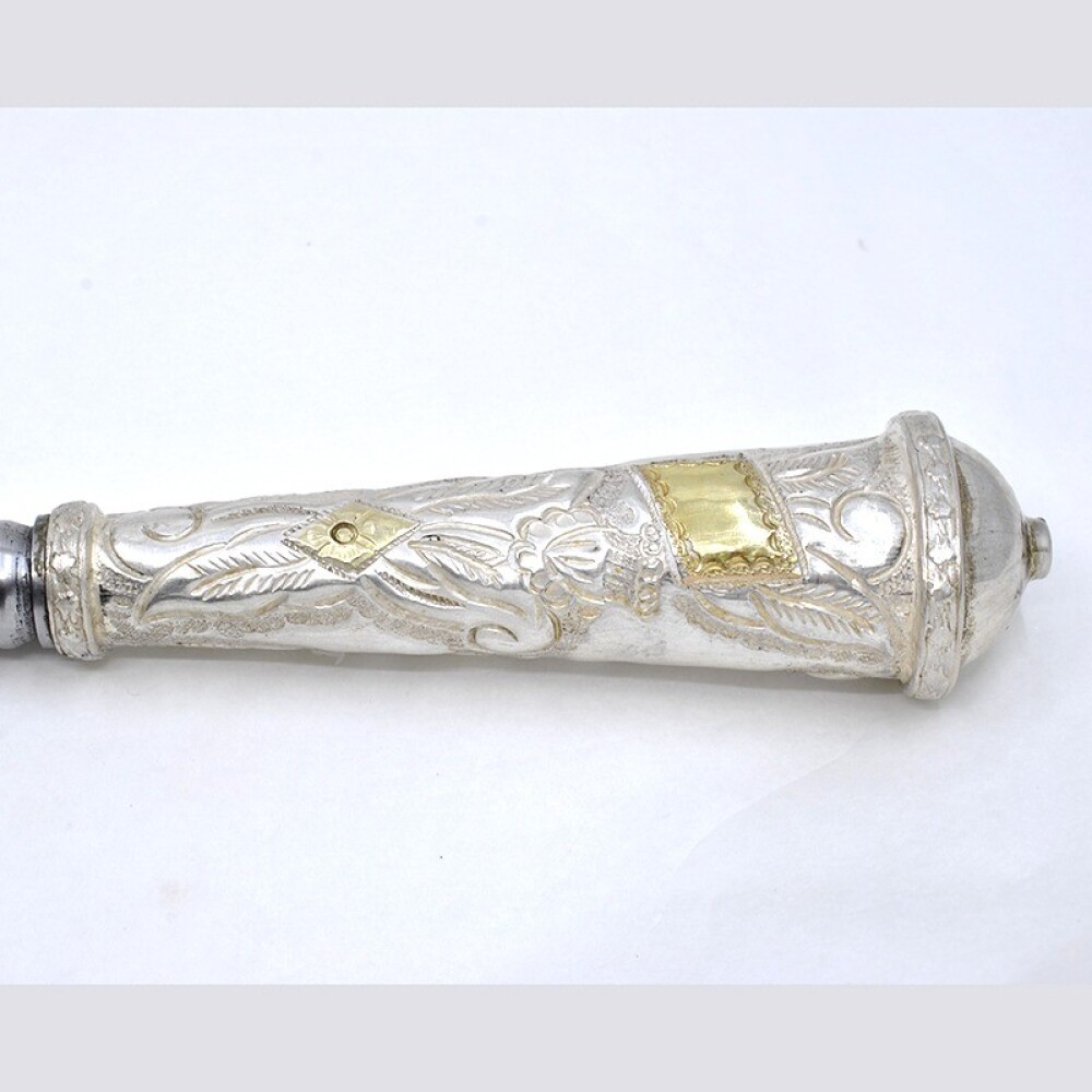 Cuchillo Hoja 20 Cm, Cabo De Plata Y Oro, Con Vaina De Cuero Cuchillo Hoja 20 Cm, Cabo De Plata Y Oro, Con Vaina De Cuero