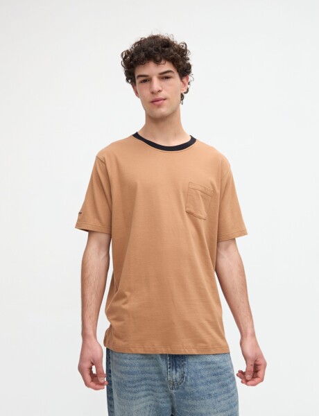 Remera Jay Tostado