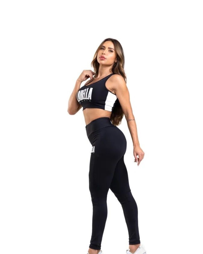 Top deportivo negro con blanco By La Bellamafia U