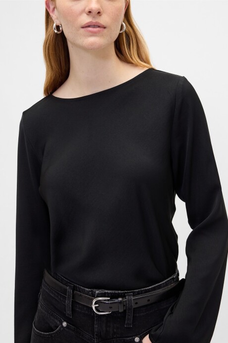 Remera Cuello Bote Mujer True Black V2