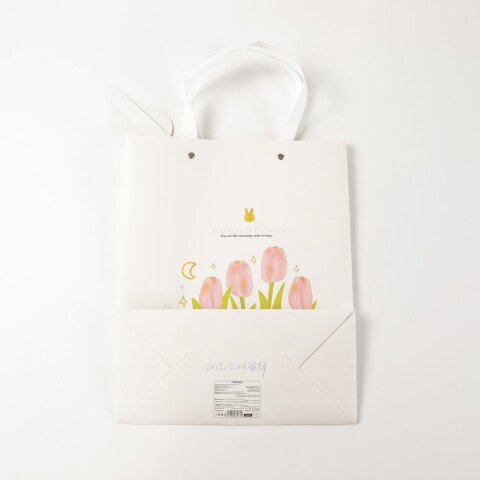 BOLSA DE REGALO CONEJO Y FLORES – TALLE M BOLSA DE REGALO CONEJO Y FLORES – TALLE M
