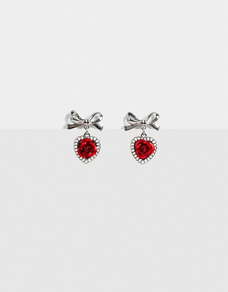 Aros Colgantes Cortos Con Corazón 