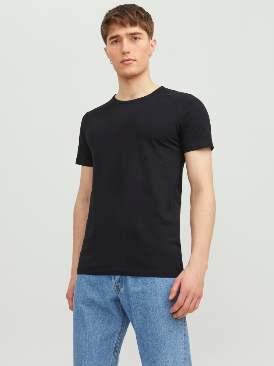 Camiseta Basic Regular Fit - Black 