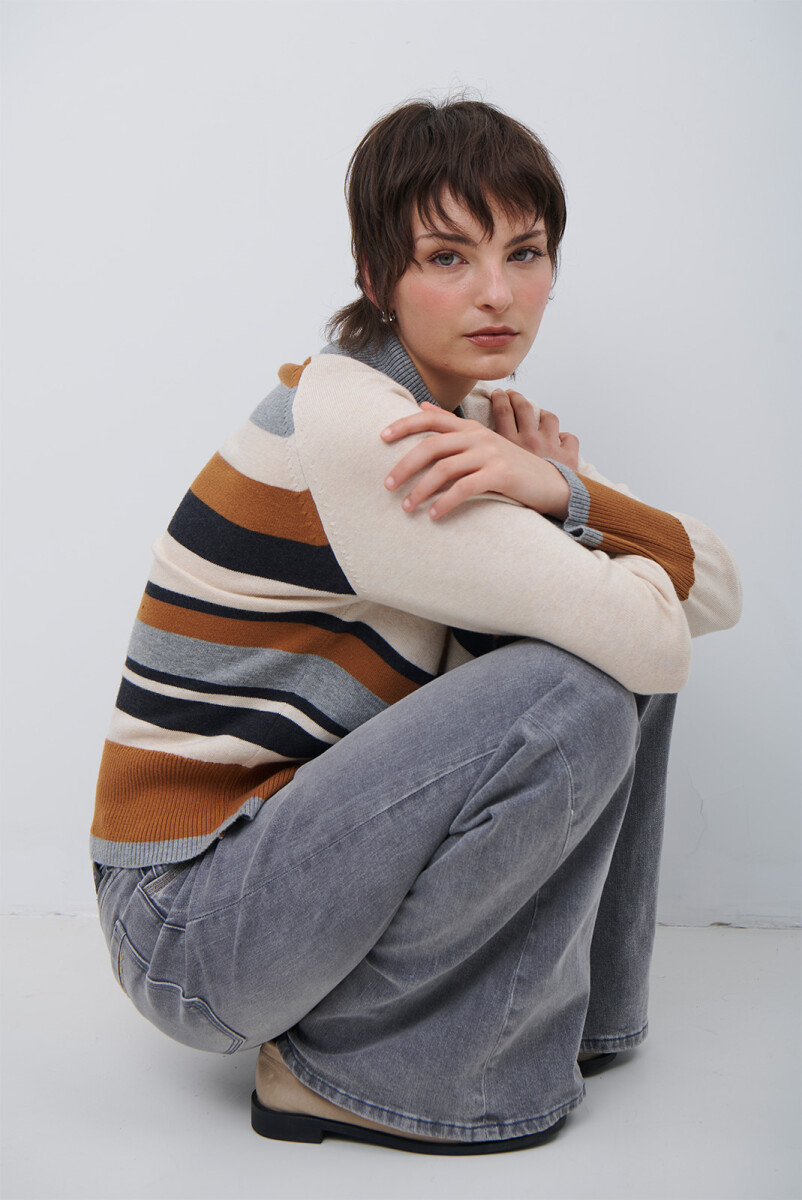 POLERA RAYA FLOR - BEIGE 