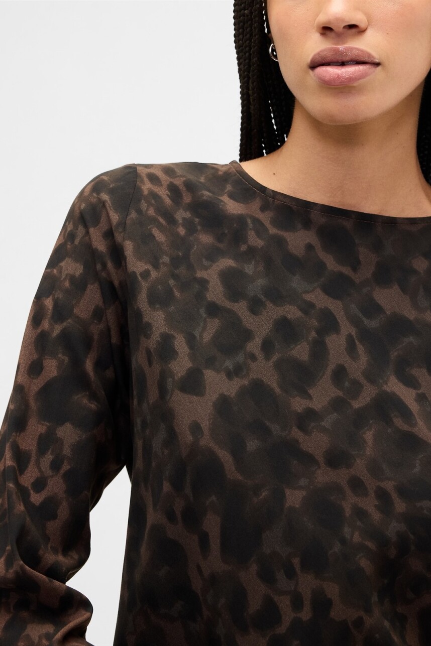 Remera Cuello Bote Mujer Brown Leopard
