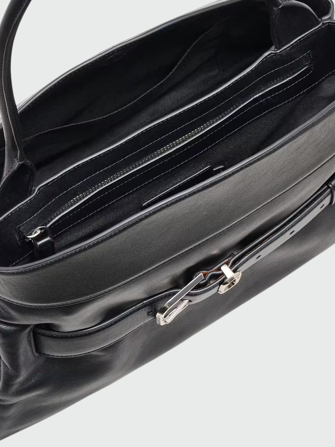 MARC JACOBS - THE SATCHEL 001