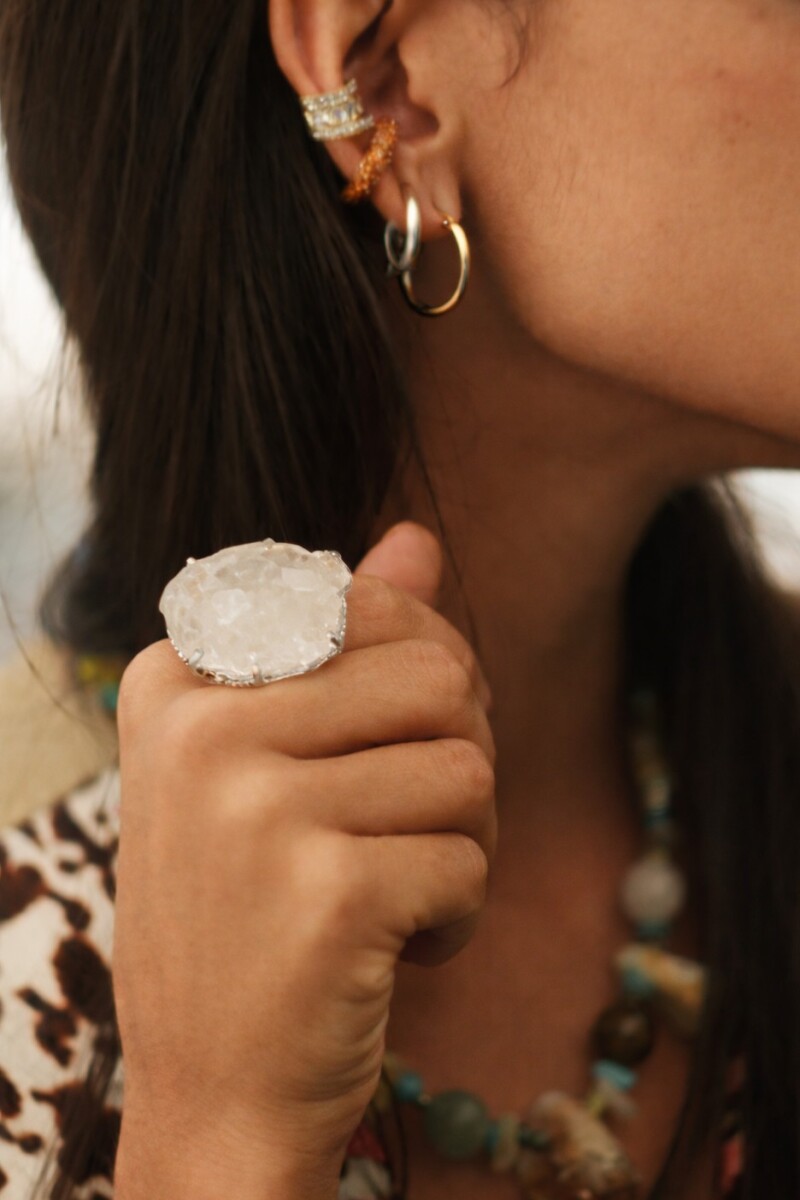 Raw Stone Ring Traslúcido