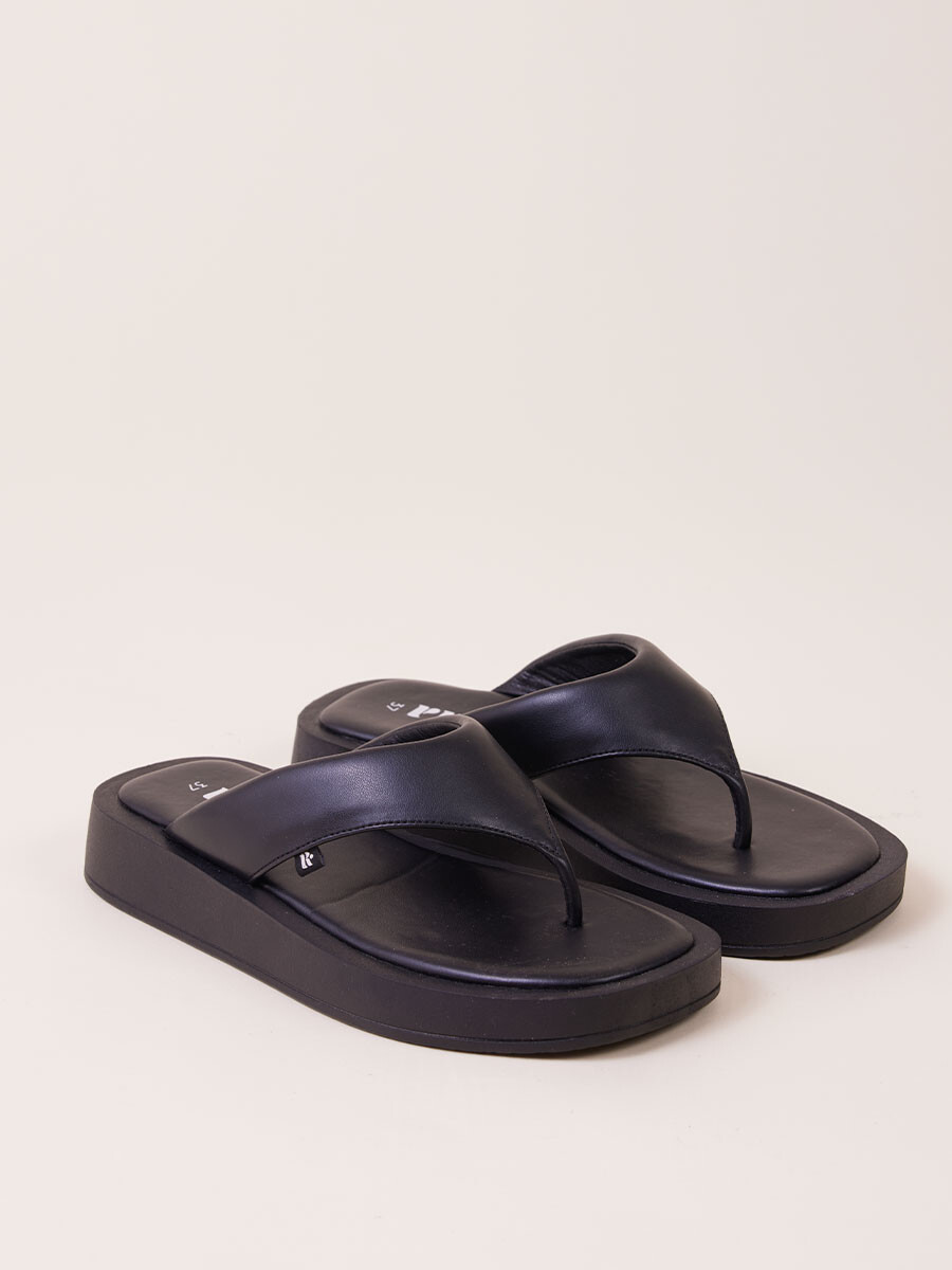 SANDALIAS CAICA RUSTY - Negro 