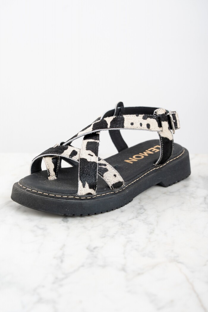 Sandalia Animal Print Cuero Vaca Negro