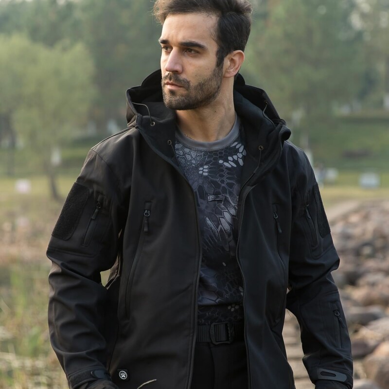 Campera táctica en neopreno Negro