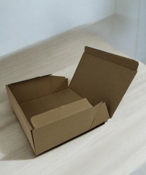 Caja troquelada 30,5x21x11 cm MADERA