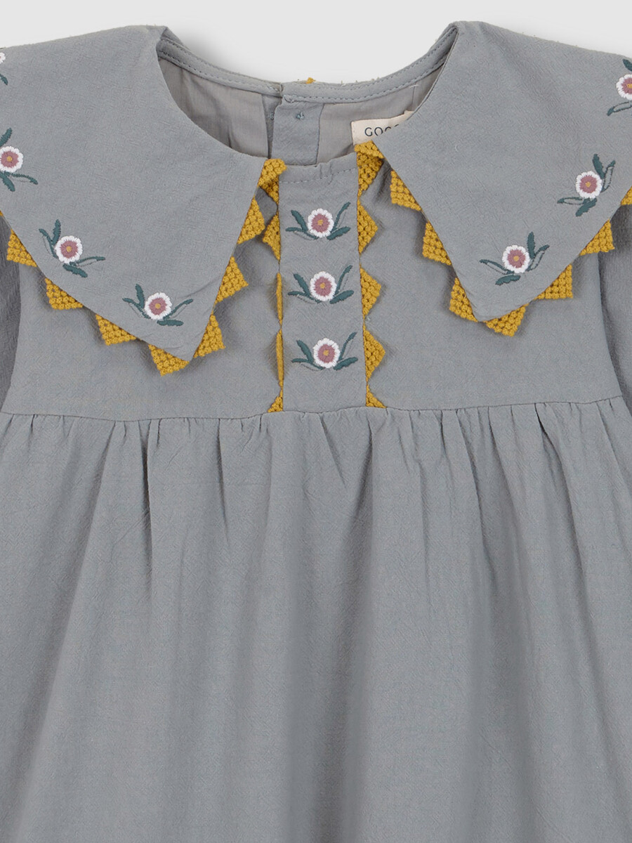 Vestido Con Cuellos Pico Bordados Azul