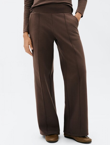 PANTALÓN BÁSICO CON BOLSILLO MARRÓN