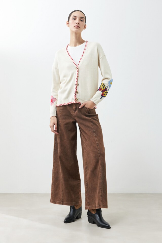 Cardigan con bordados beige claro