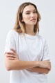 Remera con broderie blanco