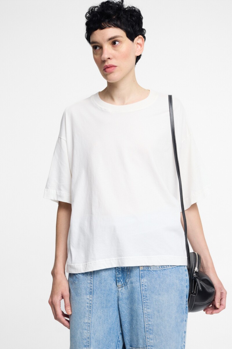REMERA Crudo