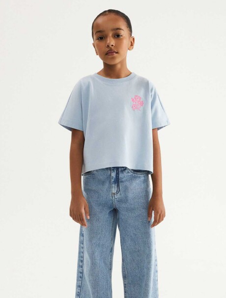 CAMISETA INFANTIL MANGA CORTA CON ESTAMPAS CELESTE