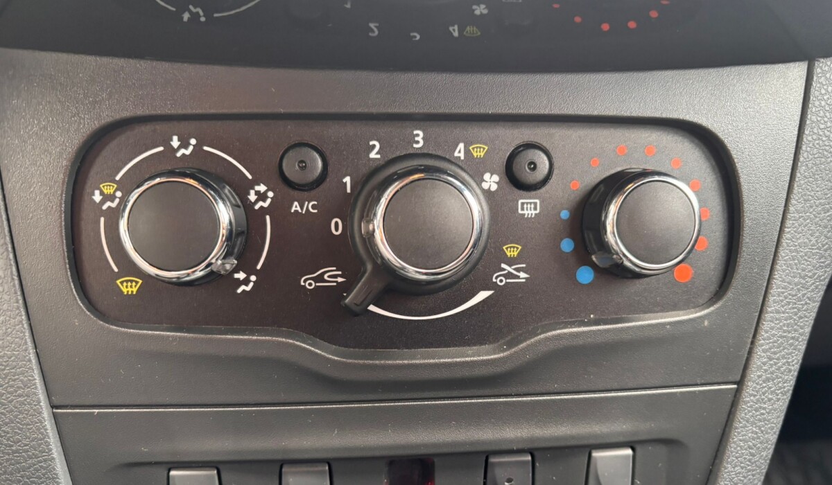 Renault Sandero Life 1.0 - 2022 Renault Sandero Life 1.0 - 2022