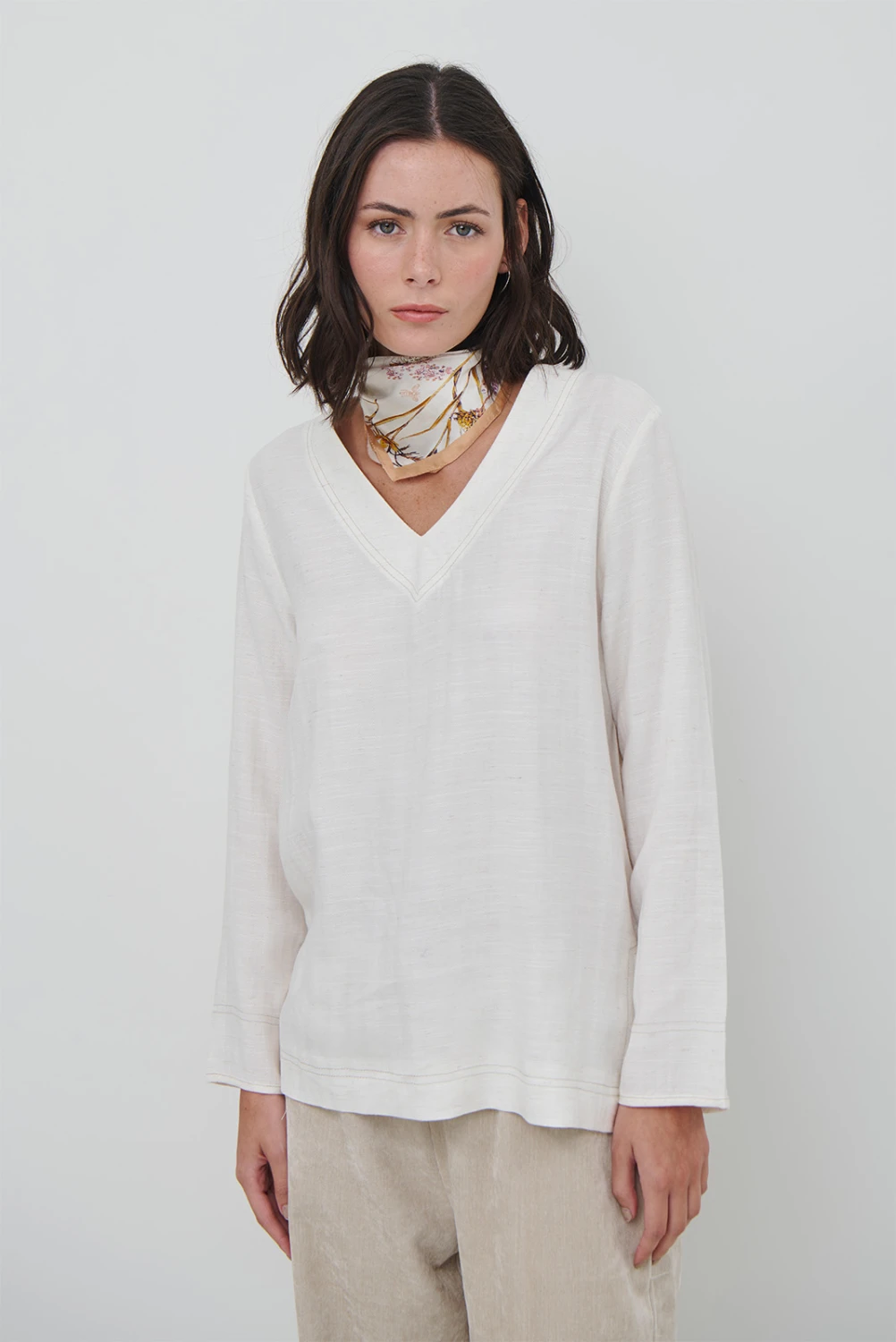 BLUSA ESCOTE V