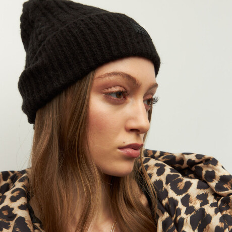 GORRO TIANA Negro