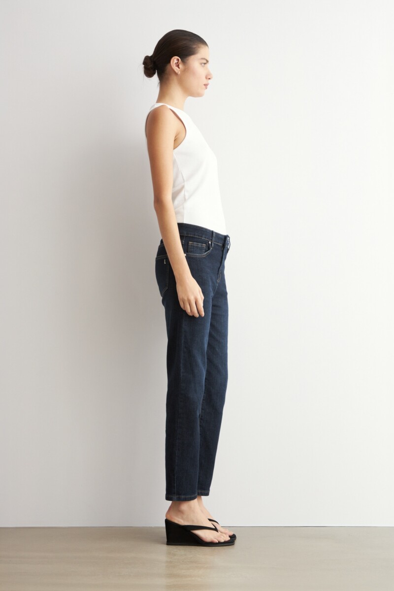 Jean cropped Nicola jean oscuro
