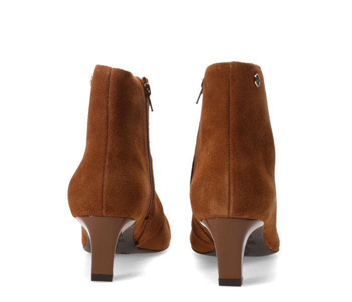 Botas de Mujer Bottero Caña Baja Y Taco Fino Marrón Camel