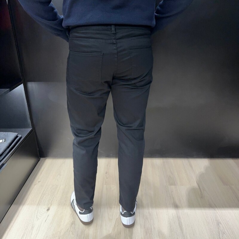 Pantalón 5 bolsillos NEGRO