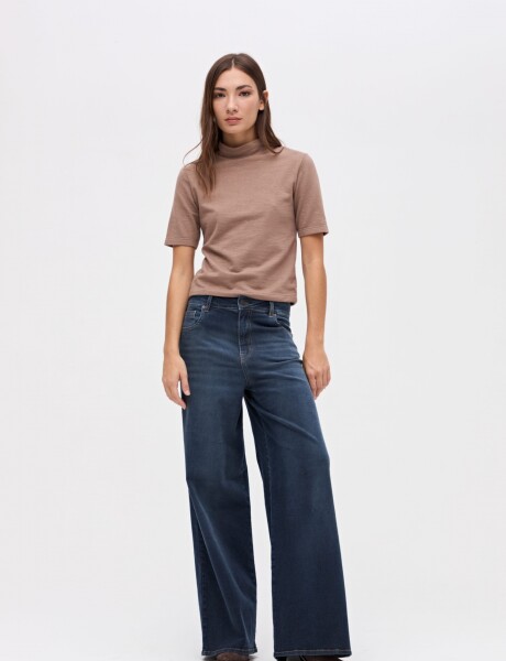 Remera Susanne Marrón