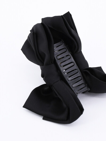 BROCHE CON MOÑO NEGRO