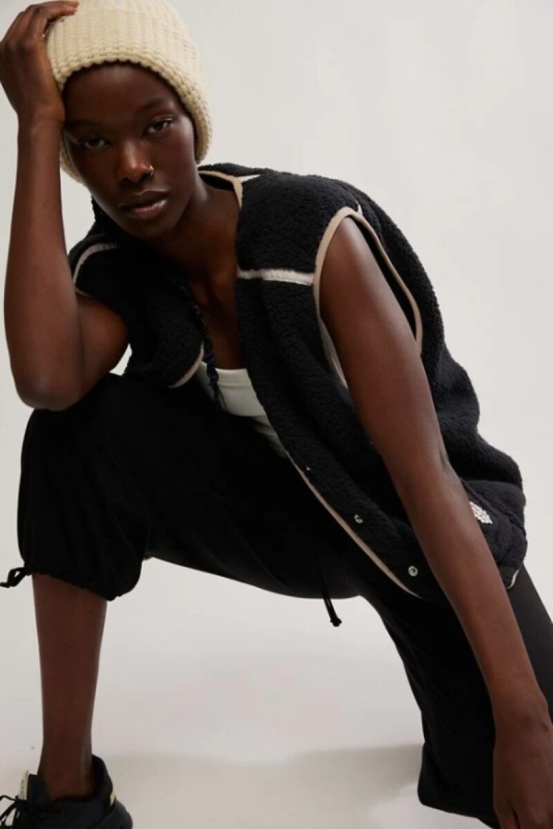 CHALECO MOUNTAIN Negro