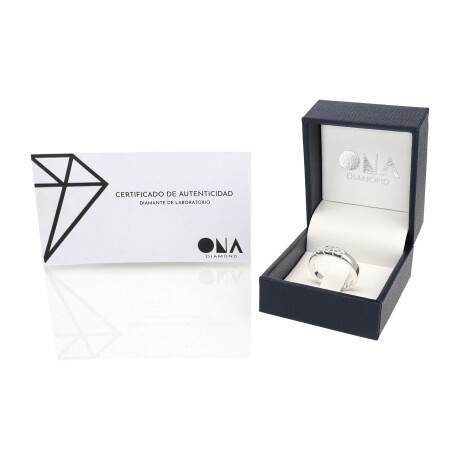Anillo de plata 925 medio sin fin con tres Diamantes de Laboratorio, 0.195 cts. Anillo de plata 925 medio sin fin con tres Diamantes de Laboratorio, 0.195 cts.
