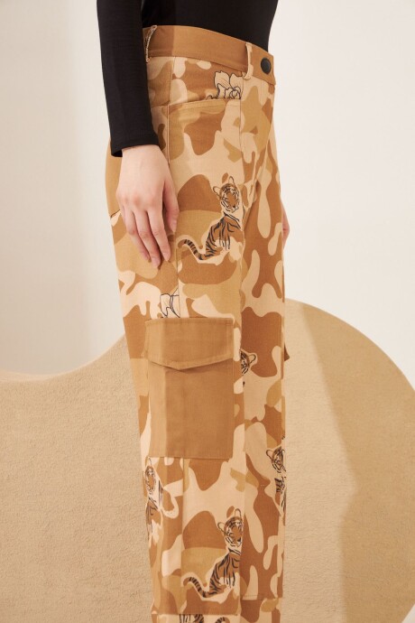PANTALON CAMOUFLAGE CAMEL PANTALON CAMOUFLAGE CAMEL